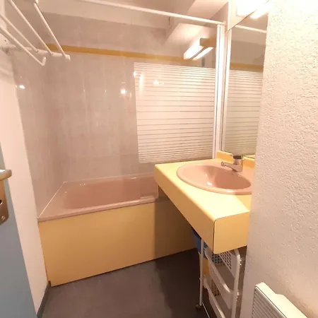 Appartement Cosy Avec Balcon, Parking, Salle De Musculation - 4 Personnes à - Fr-1-457-248